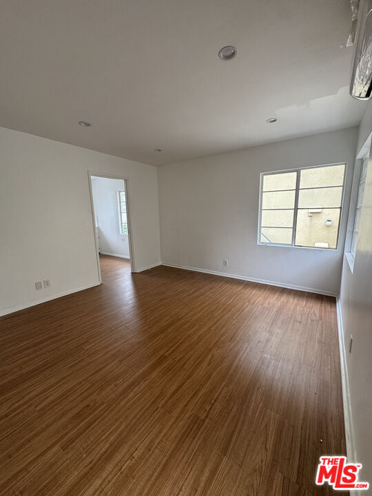 Foto del edificio - 220 N Louise St