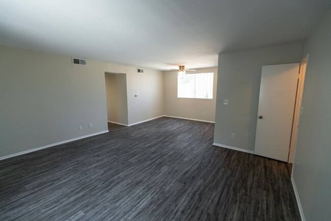 Foto del interior - 6651 Haskell Ave