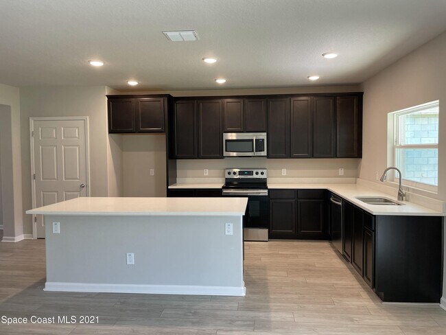 Foto del edificio - 655 Boughton Way