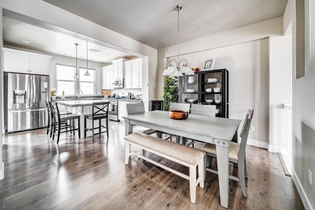 Building Photo - 5064 W Duckhorn Dr