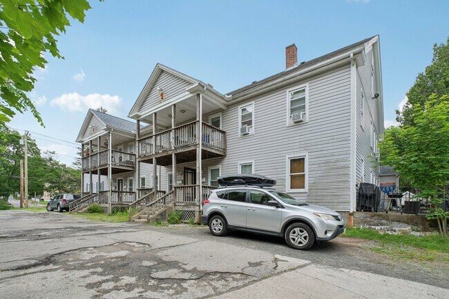 Foto del edificio - 314 Providence Rd