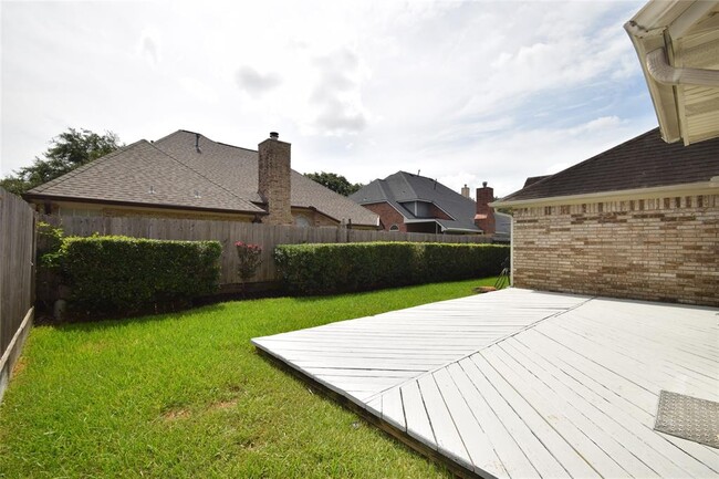 Building Photo - 1322 W Forest Dr