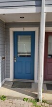 Building Photo - 8 Rollins Ct