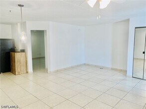 Building Photo - 826 Wiggins Pass Rd