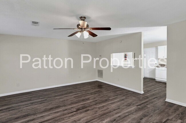Foto del edificio - 1705 Springwoods Lake Dr