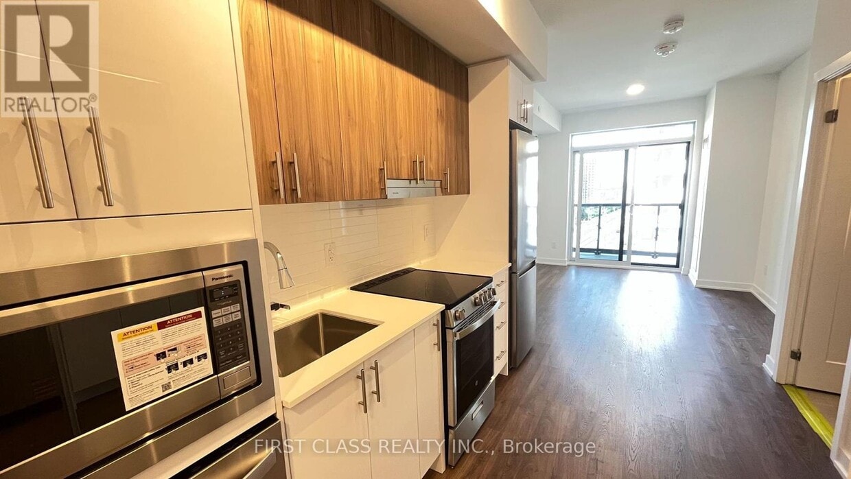 Primary Photo - 5105-5105 Hurontario St
