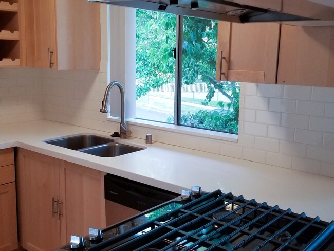 Kitchen 2 - 613 E Verdugo Ave