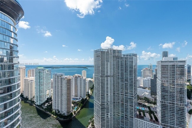 Building Photo - 200 Biscayne Blvd Way