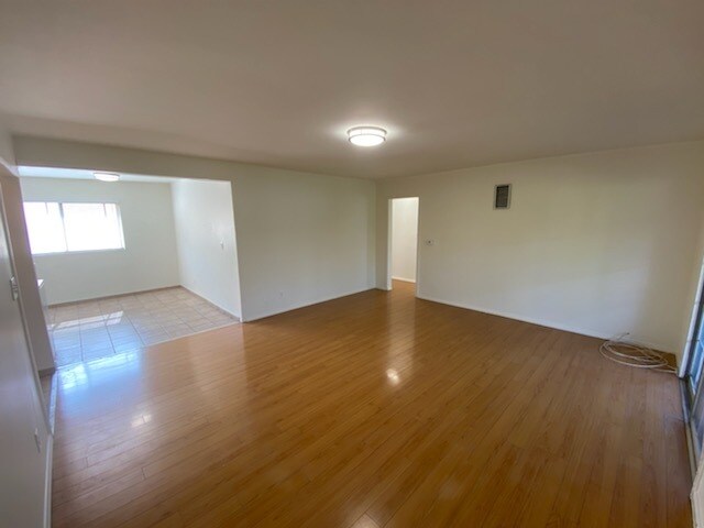 Building Photo - 7056 Fulton Ave