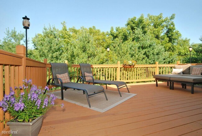Building Photo - 3 br, 2.5 bath Condo - 302 Amy Ct