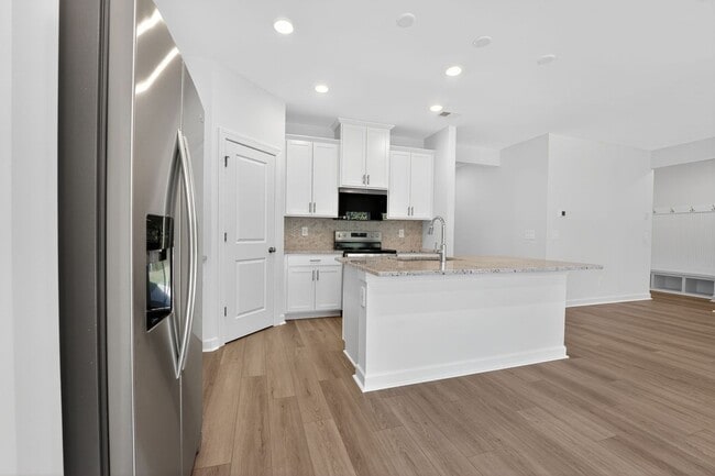 Building Photo - 2143 Rolling Hls Ct