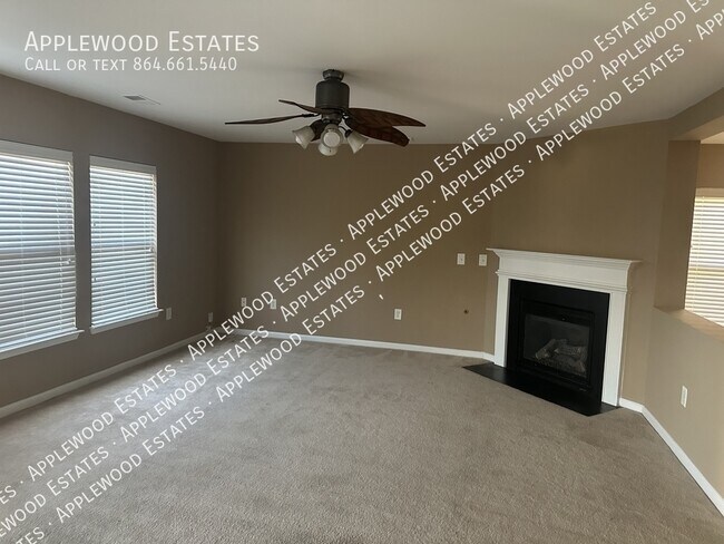 Foto del edificio - 184 Stonewood Crossing Dr