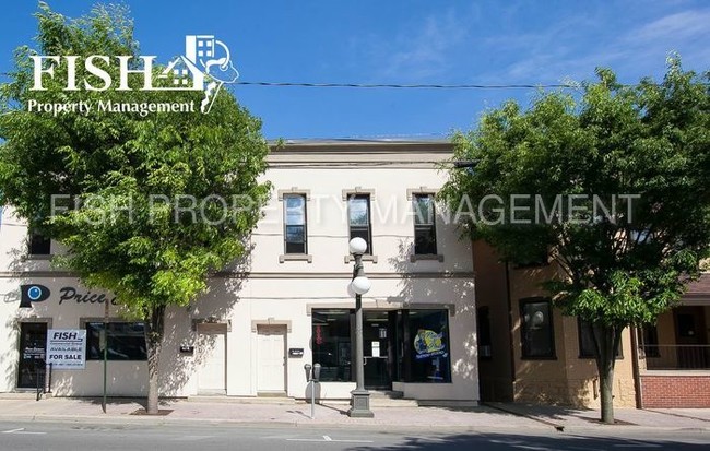 Building Photo - 117 1/2 N Vesper St