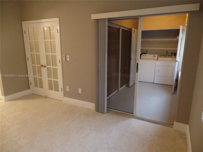 Building Photo - 2880 N Oakland Forest Dr
