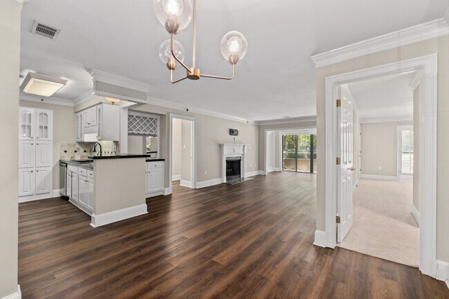 Foto del edificio - 1120 Highland Bluff Dr S E
