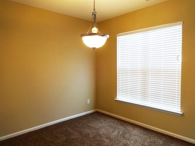 Foto del edificio - 578 English Oak Cir