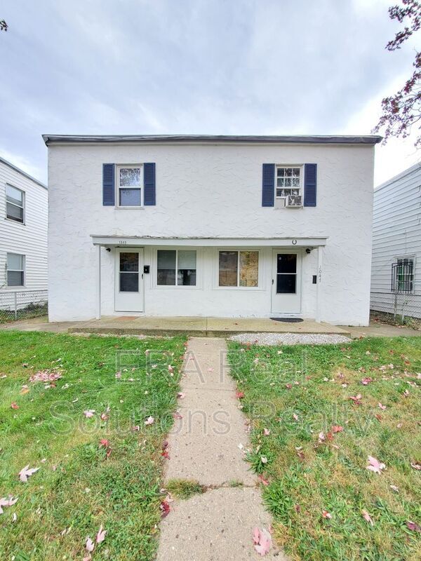 Primary Photo - 1049 E 21st Ave