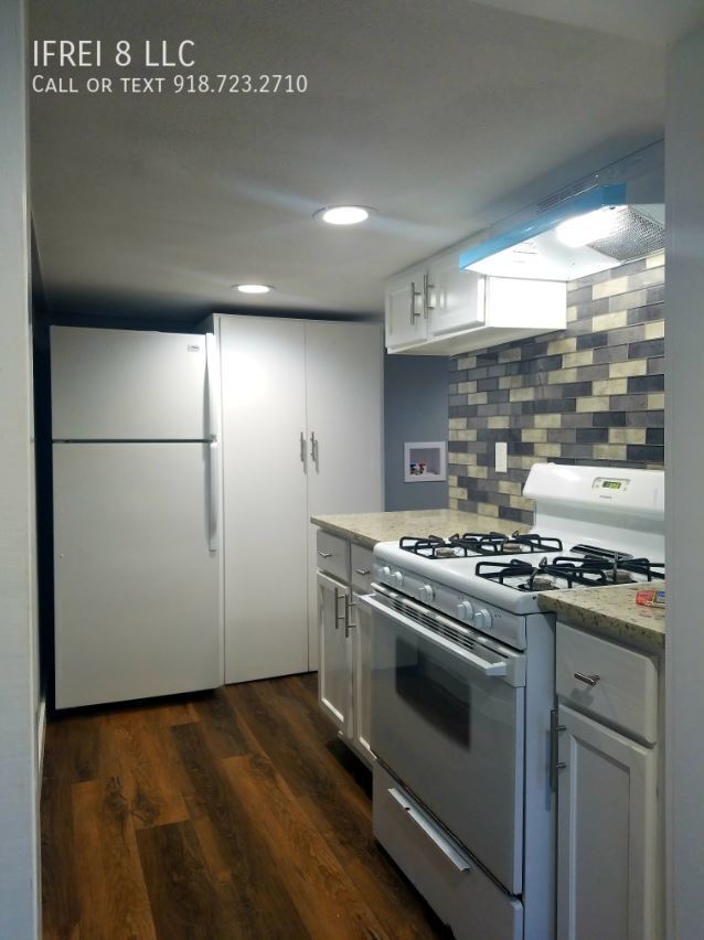 Building Photo - 415 1/2 E Oklahoma Street-