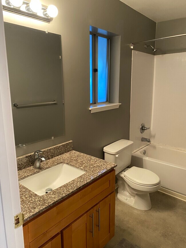 Remodeled Full Bath - 407 Maple St