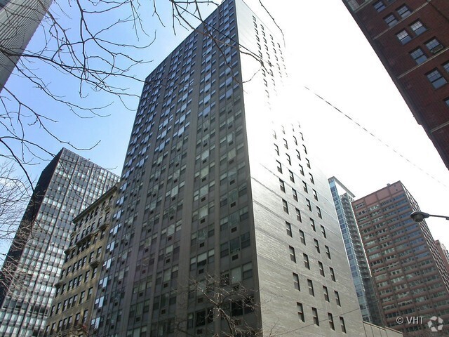 Building Photo - 253 E Delaware Pl