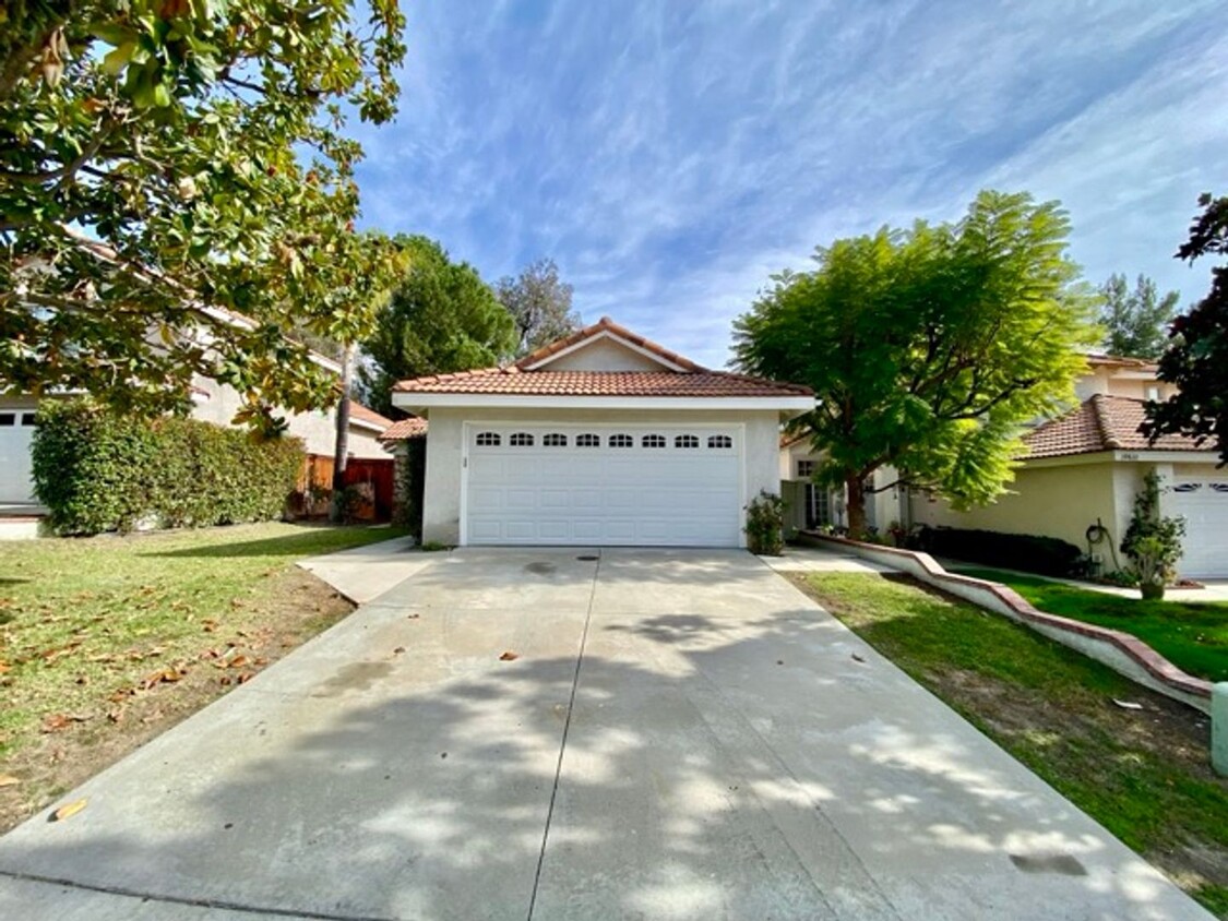 Primary Photo - FOR LEASE! 3 Bedroom 2.5 Bathroom Murrieta...