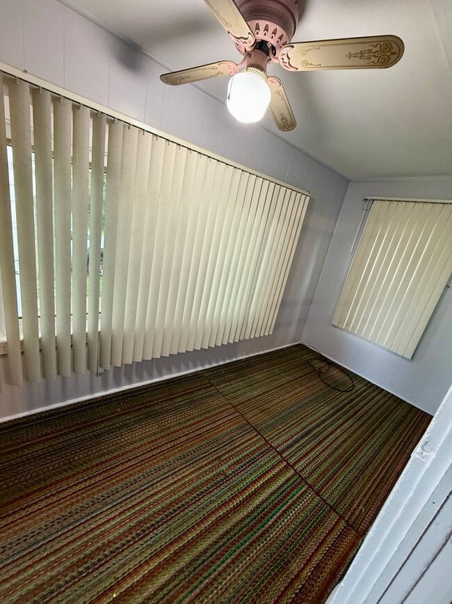Building Photo - Charming 2-Bedroom Home with Vintage Touch...