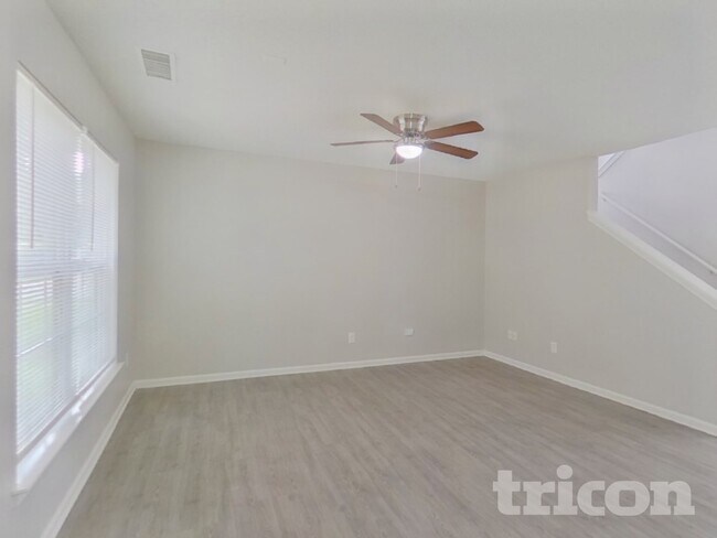 Foto del edificio - 5203 Holbert Cir
