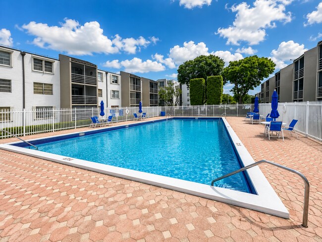 Foto del edificio - 14150 SW 84th St