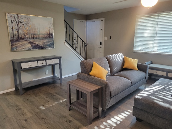 Photo - 1320 Quari St House