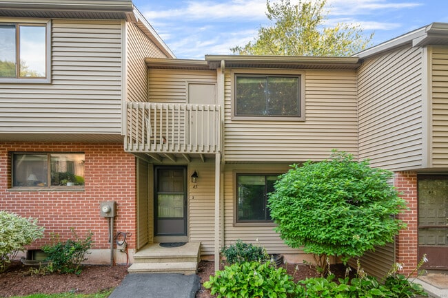 Building Photo - 45 Conestoga Way