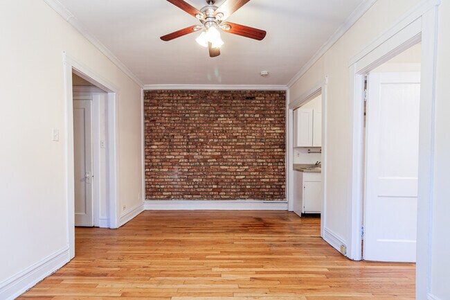 Foto del edificio - 951 W Cornelia Ave