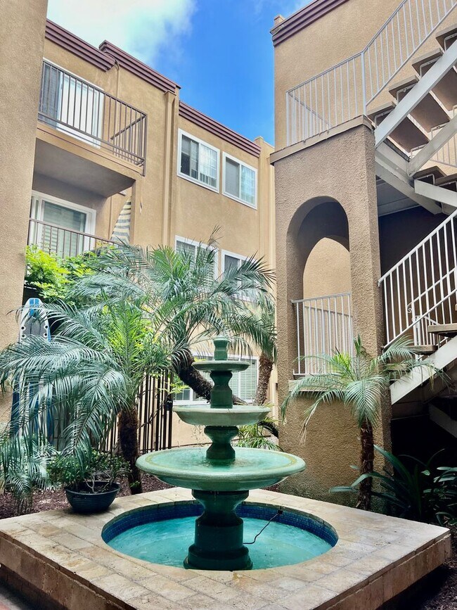 Building Photo - Welcome to this stunning 1-bedroom, 1-bath...