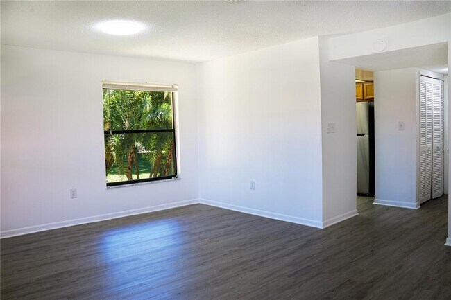 Foto del edificio - 2310 Hammock Pine Blvd