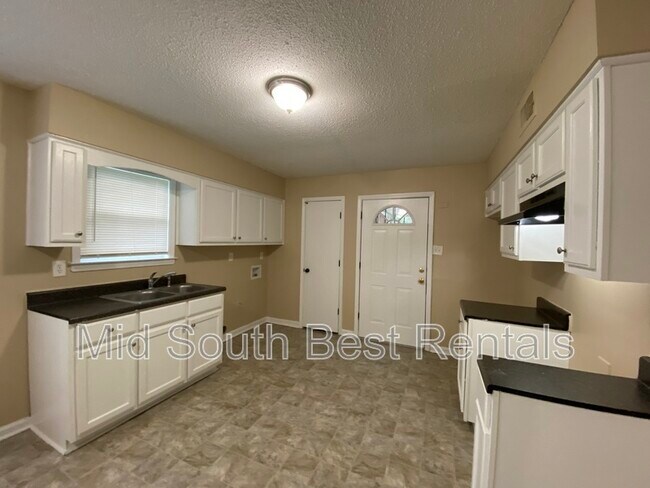Building Photo - 5340 Braden Dr