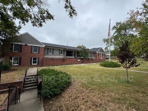 Building Photo - 5025 Hillsboro Pike