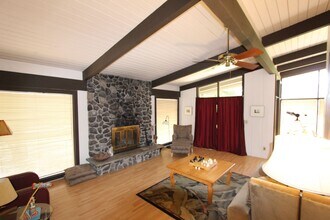 Building Photo - 3500 N Country Club Dr