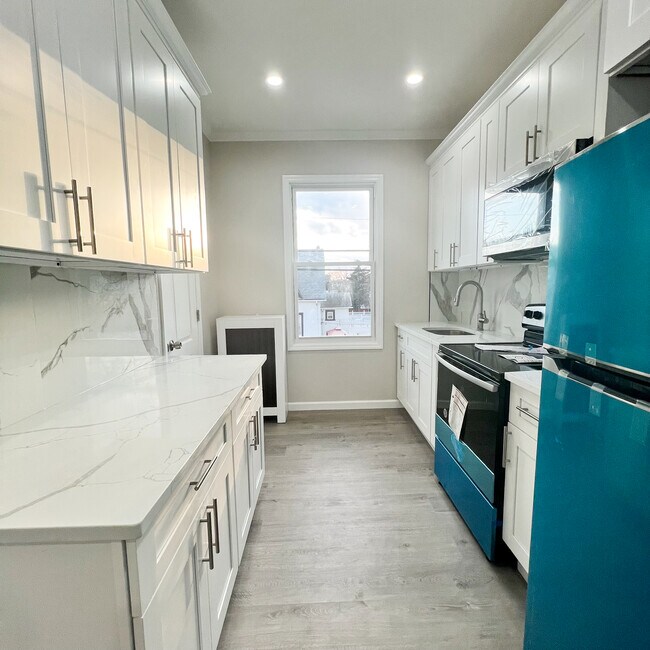 Foto del edificio - 1031 E 241st St