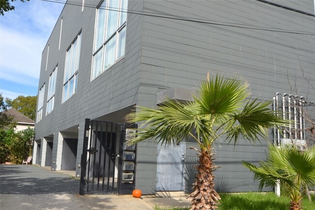 Building Photo - 1316 Cleveland St