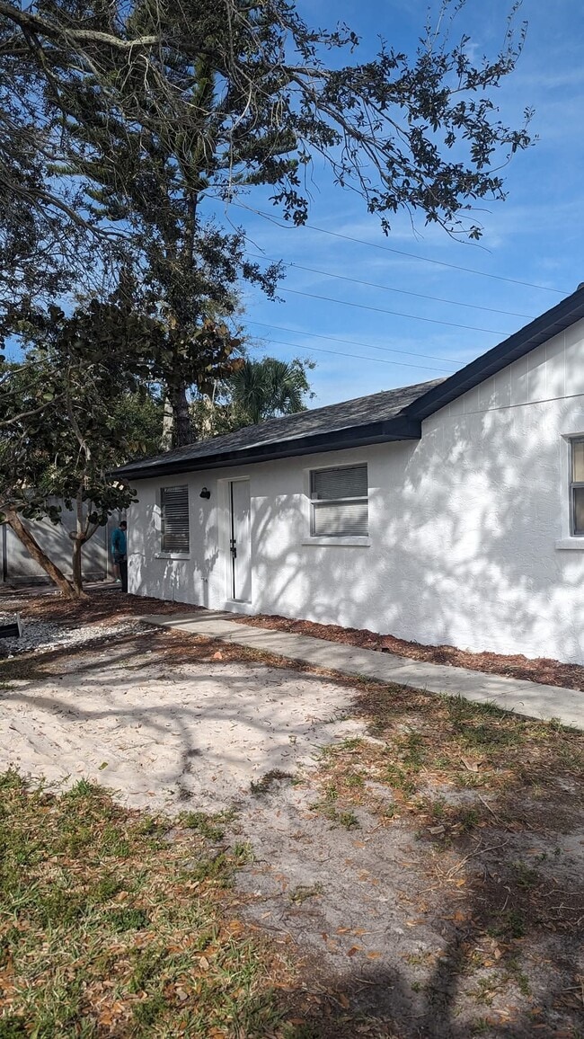 Building Photo - 4512 68th St W