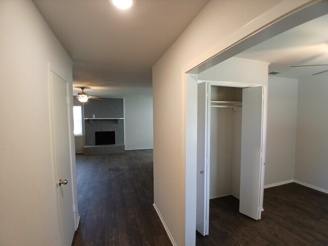 Extra room can be office or guest bedroom - 3924 Sun Valley Ct