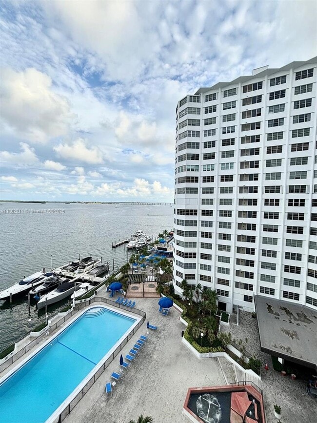 Building Photo - 801 Brickell Bay Dr