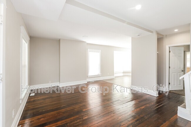 Foto del edificio - 3415 Smart Ave