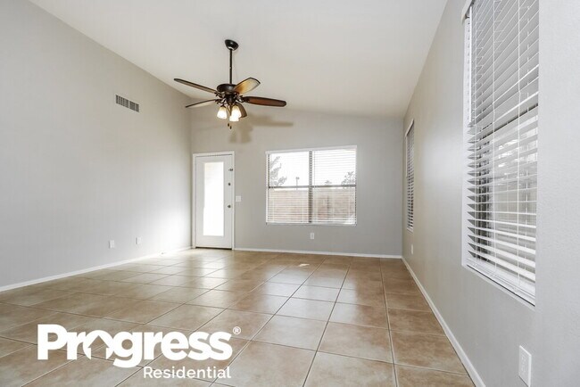 Building Photo - 15415 W Lea Ln