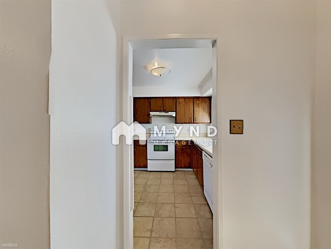 Building Photo - 3 br, 2 bath Townhome - 6 Smithridge Park