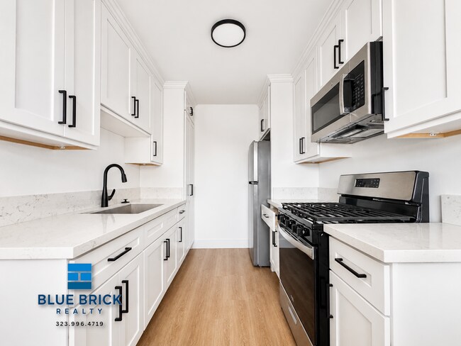 Foto del edificio - 5840 Gregory Ave
