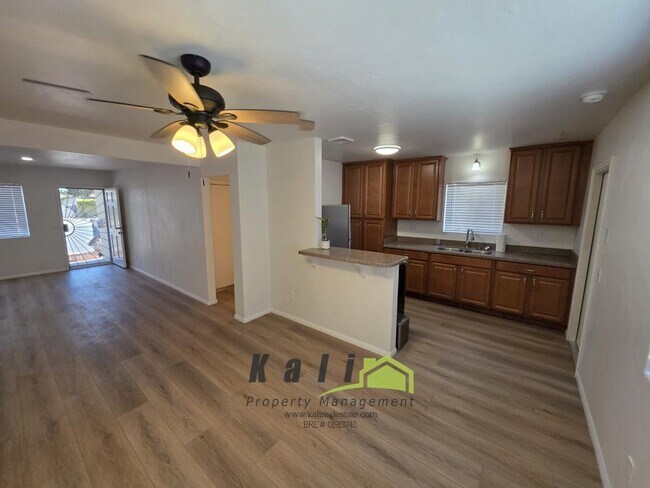 Foto del edificio - 910 Saturn Blvd