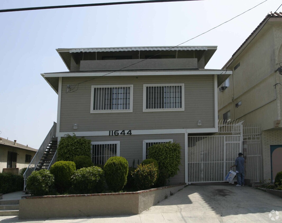 Building Photo - 11644 Truro Ave