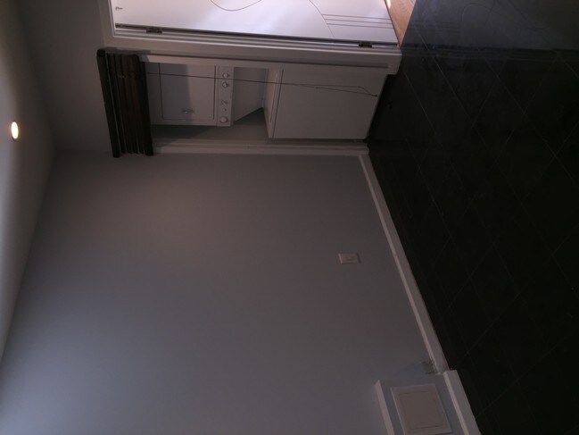 Building Photo - 328 W 49th St