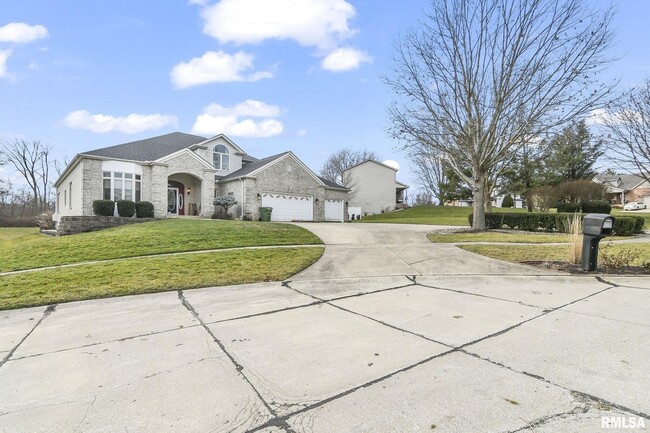 Building Photo - 1906 Meadow Lake Ct