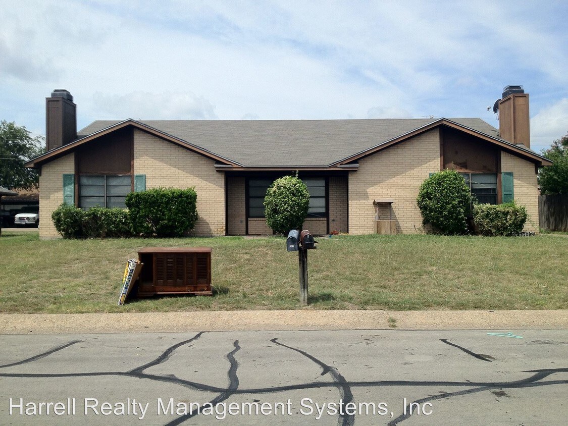 Primary Photo - 2 br, 1 bath House - 1413 Chapel Creek